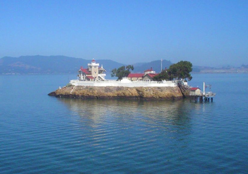 остров работа мечты