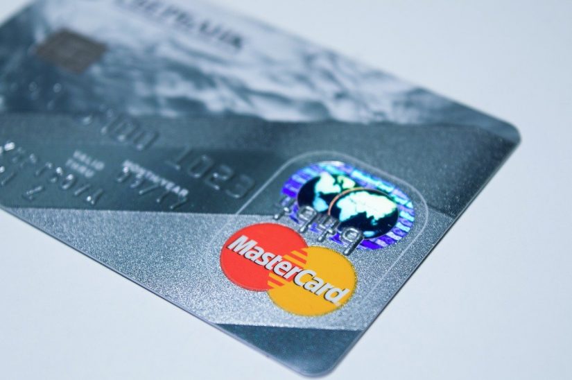 plastic-card-1647376_1280-min Mastercard