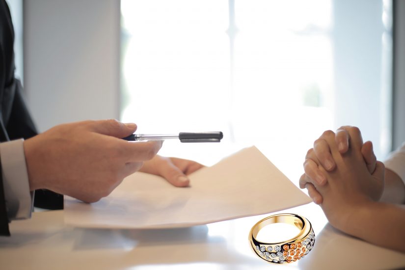 pexels-andrea-piacquadio-3760067-min ломбард